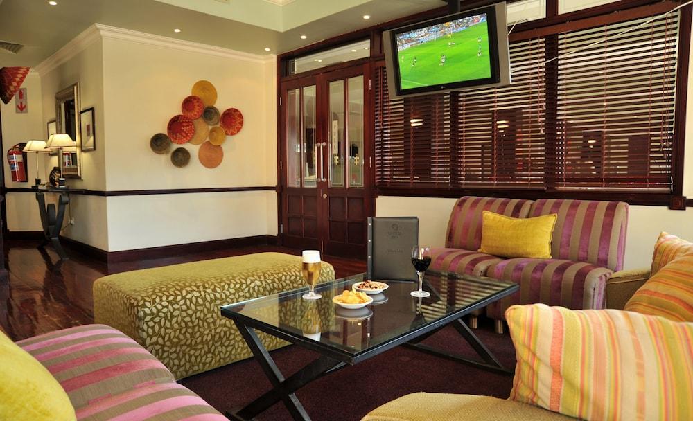 Cresta President Hotel Габороне Екстериор снимка
