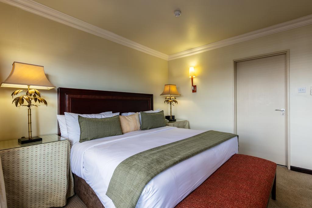 Cresta President Hotel Габороне Екстериор снимка