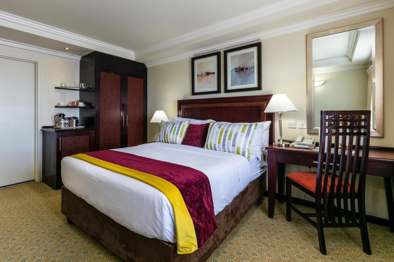 Cresta President Hotel Габороне Екстериор снимка