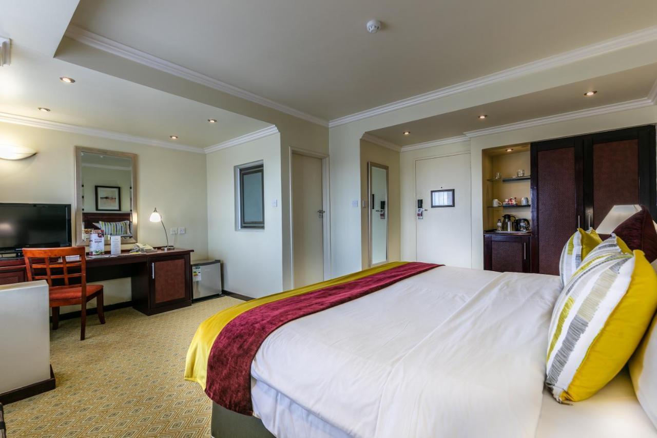 Cresta President Hotel Габороне Екстериор снимка