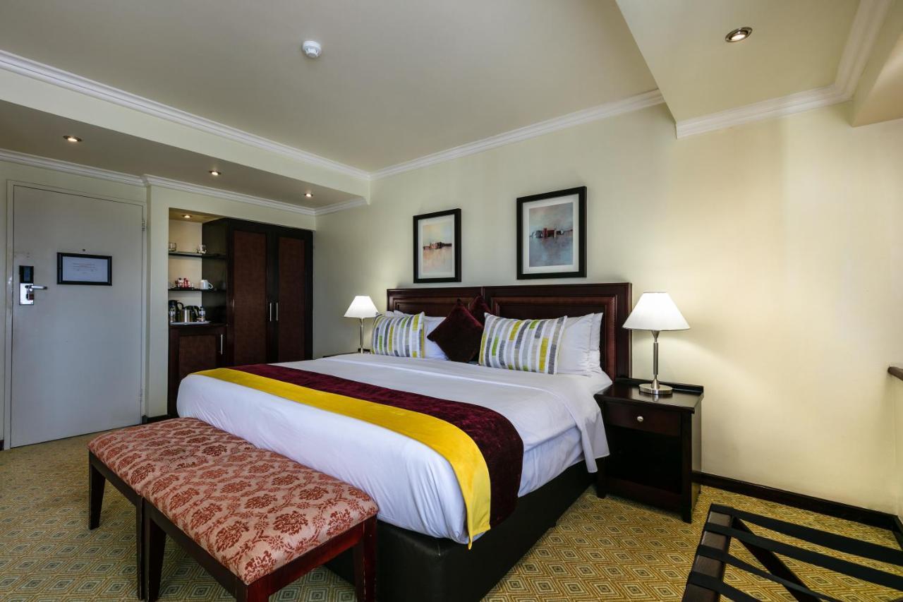 Cresta President Hotel Габороне Екстериор снимка
