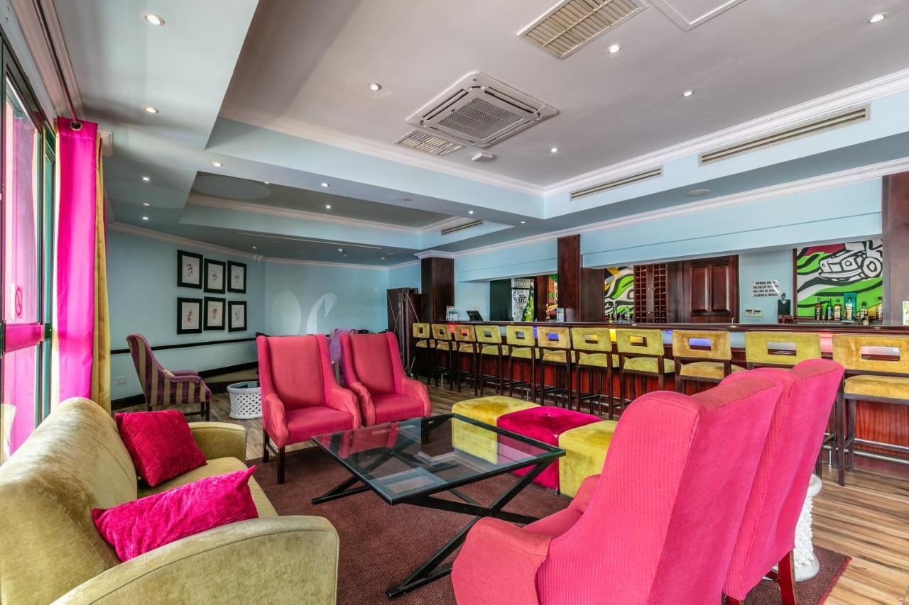 Cresta President Hotel Габороне Екстериор снимка